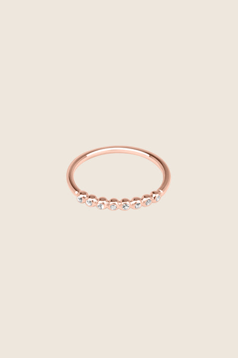 UMIAR biżuteria – elegancki pierścionek z ośmioma diamentami w koralikowej oprawie. Ręcznie wykonany z 14k różowego złota. Klasyczny, nowoczesny, idealny na prezent lub jako codzienna ozdoba. Sprawdź i zamów online!