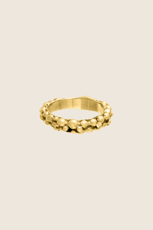 pierścionek obrączka CRATER złocone srebro 925 nieregularna faktura biżuteria artystyczna UMIAR