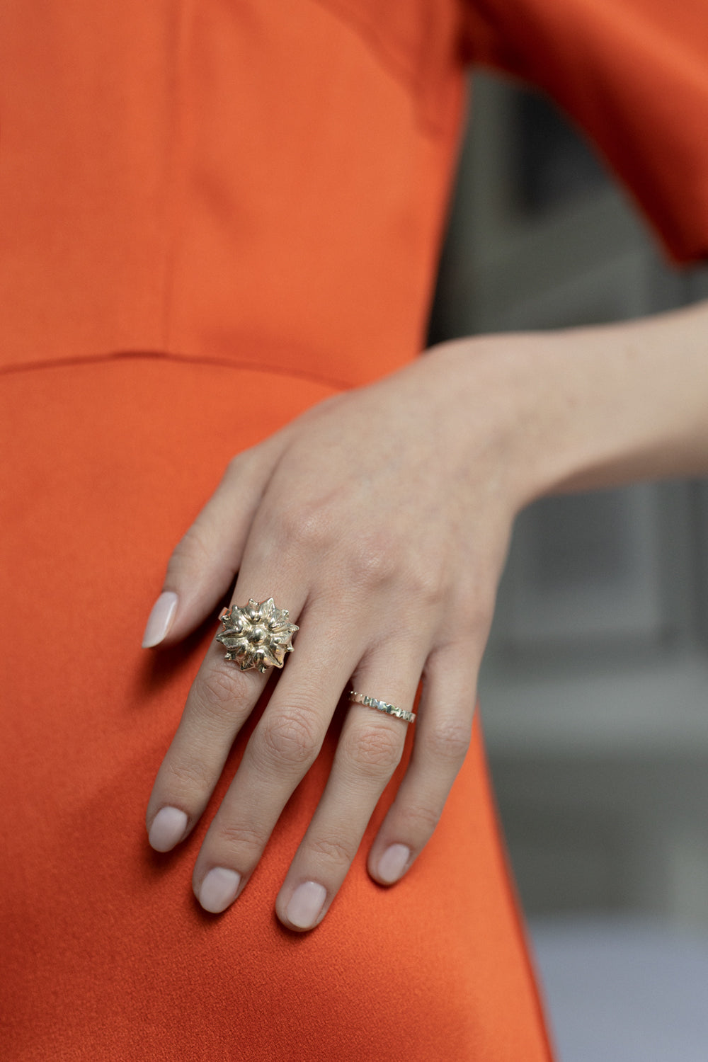 minimalistyczny pierścionek obrączka ze złota 585 PREA polska biżuteria artystyczna UMIAR