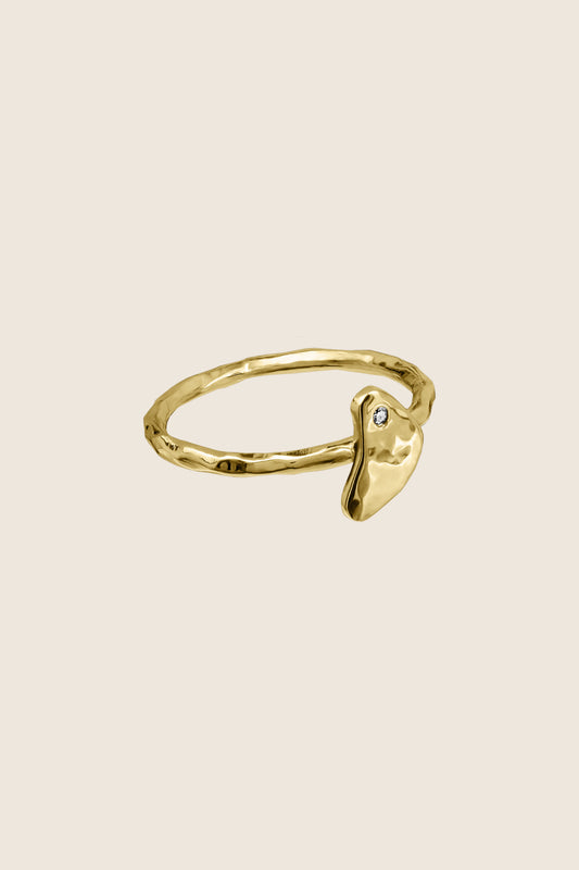 pierścionek brylant złocone srebro JUGO ARDA nieregularna faktura Capri biżuteria UMIAR
