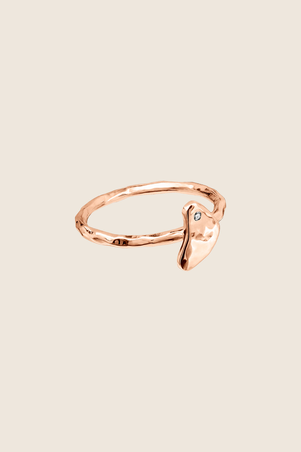 pierścionek różowe złoto 585 brylant JUGO ARDA biżuteria UMIAR nieregularna faktura